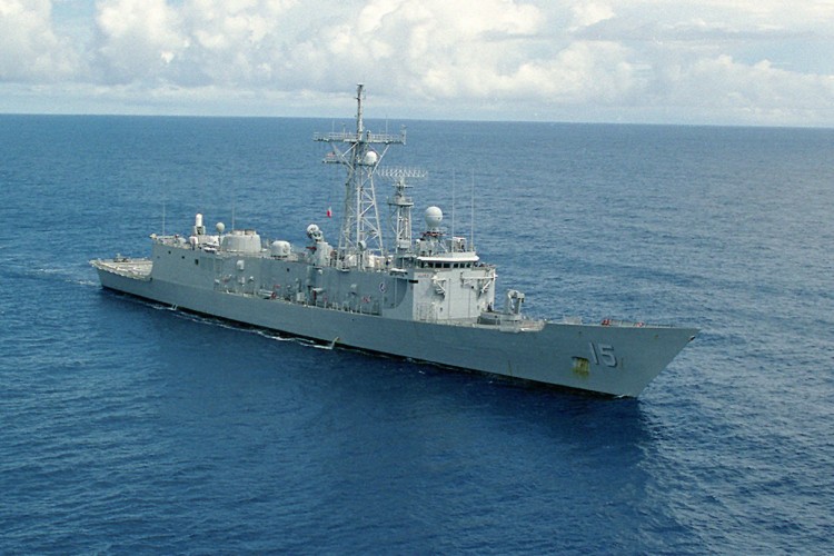 Image: USS Estocin (FFG 15)